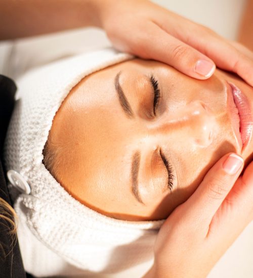 Higienes-y-Diagnostico-Facial-en-Clinica-Premium-Marbella